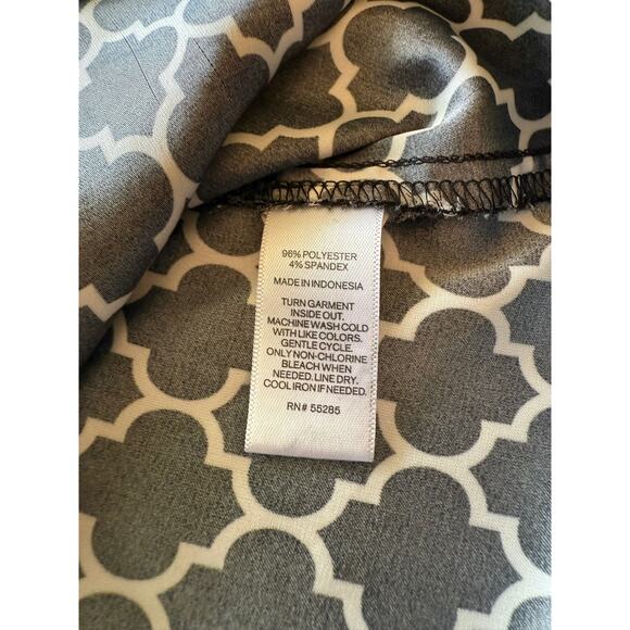 Express Blouse Black White Women's M - Picture 6 of 6